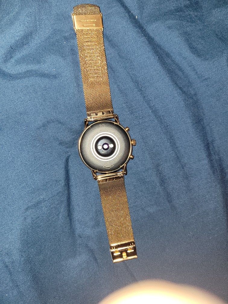 Fossil wearable hotsell