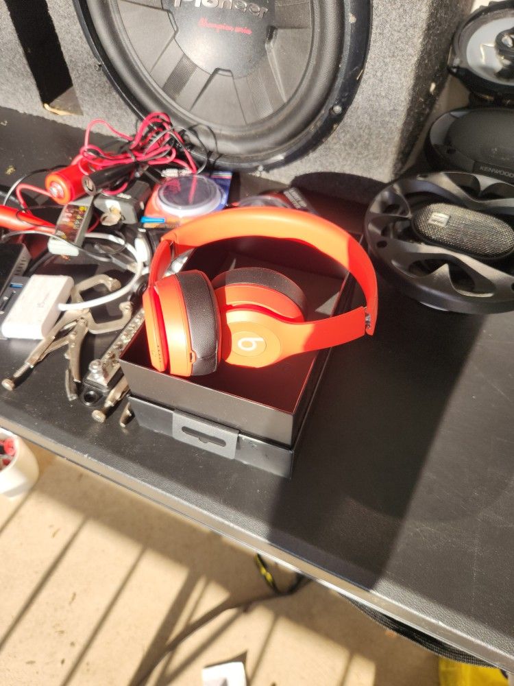 Brand New BEATS SOLO WIRELESS 3 (RARE RED)