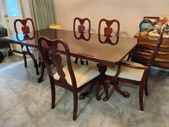 Dark Wood Queen Anne Dining Table and Chairs