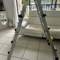 ESCALERA MULTIUSO DE 17 PIES, MARCA COSCO