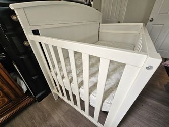 White Crib And Mattress