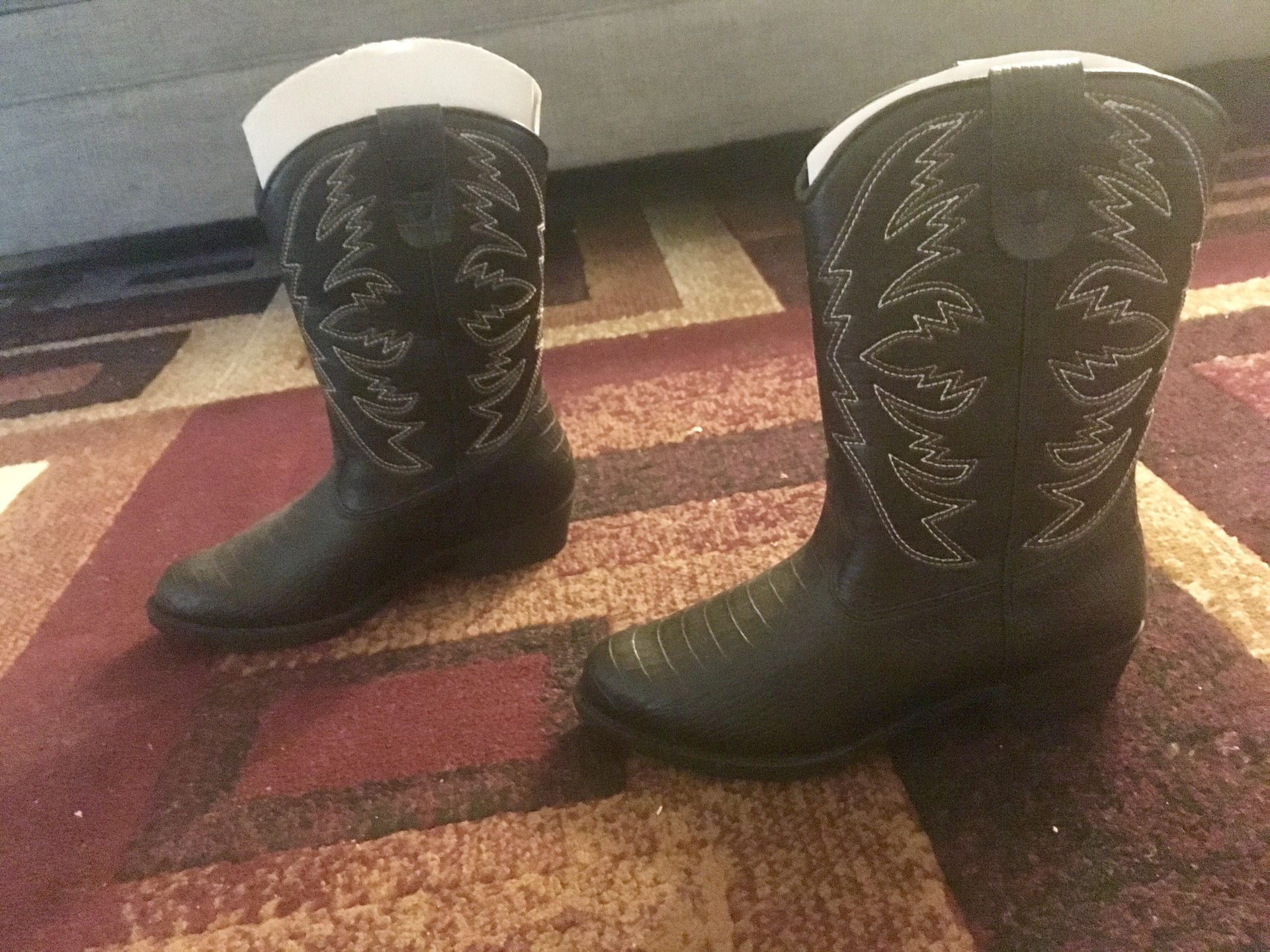 NEW! Boots Girl Stitch Design Black Sz 1