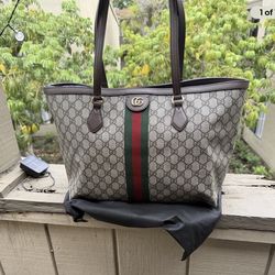 Closet clean out- Louis Vuitton , Gucci , Marc Jacob’s, Coach , Tory Burch