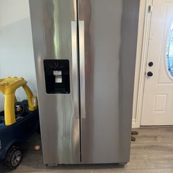 Whirlpool Side By Side Fridge