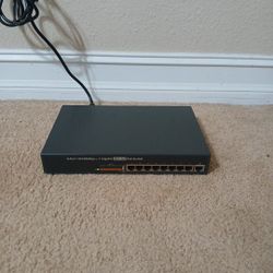 Lorex ACCLPS281B 8-Port PoE Switch With 1 LAN Port