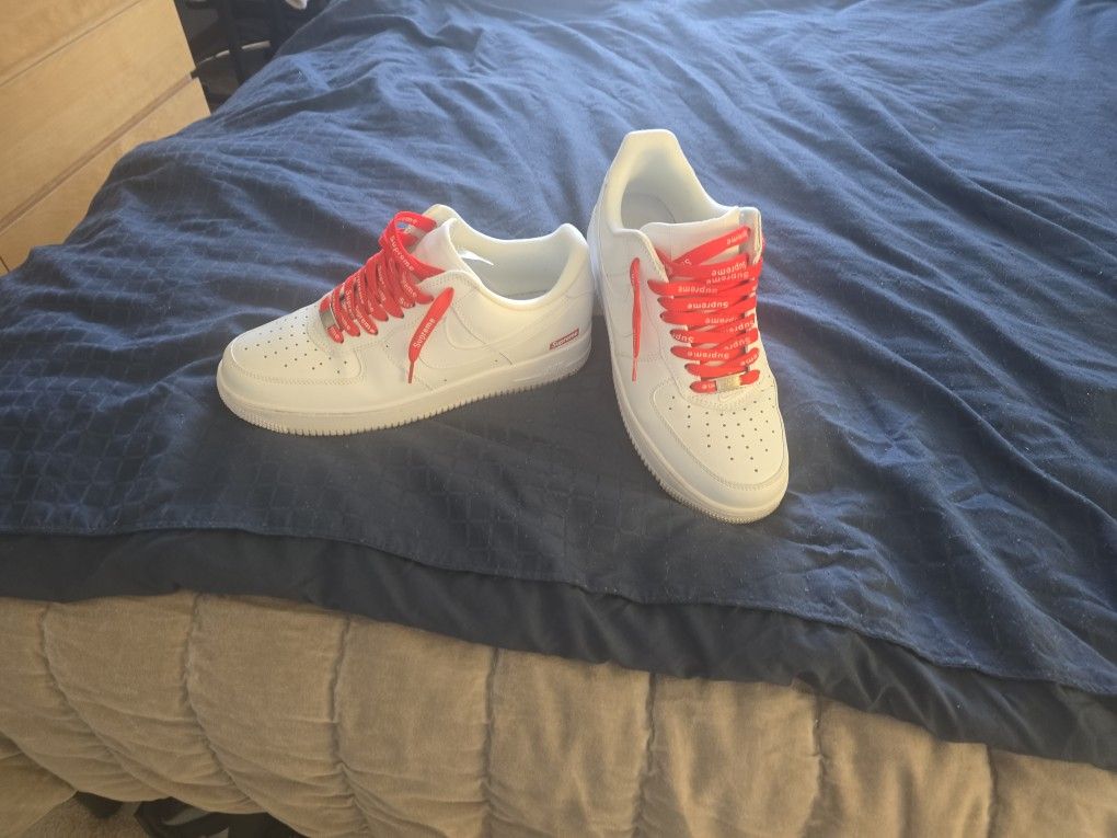 Nike Air Force One Supremes