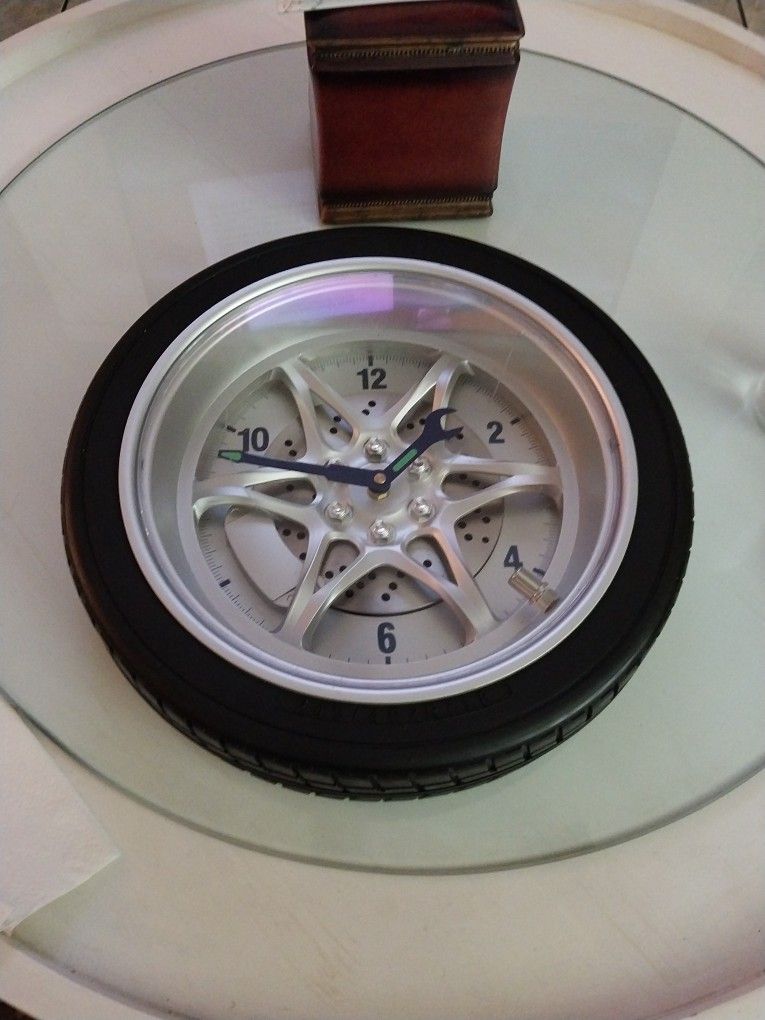 SALE - TIRE Wall Clock - Man Cave FAV