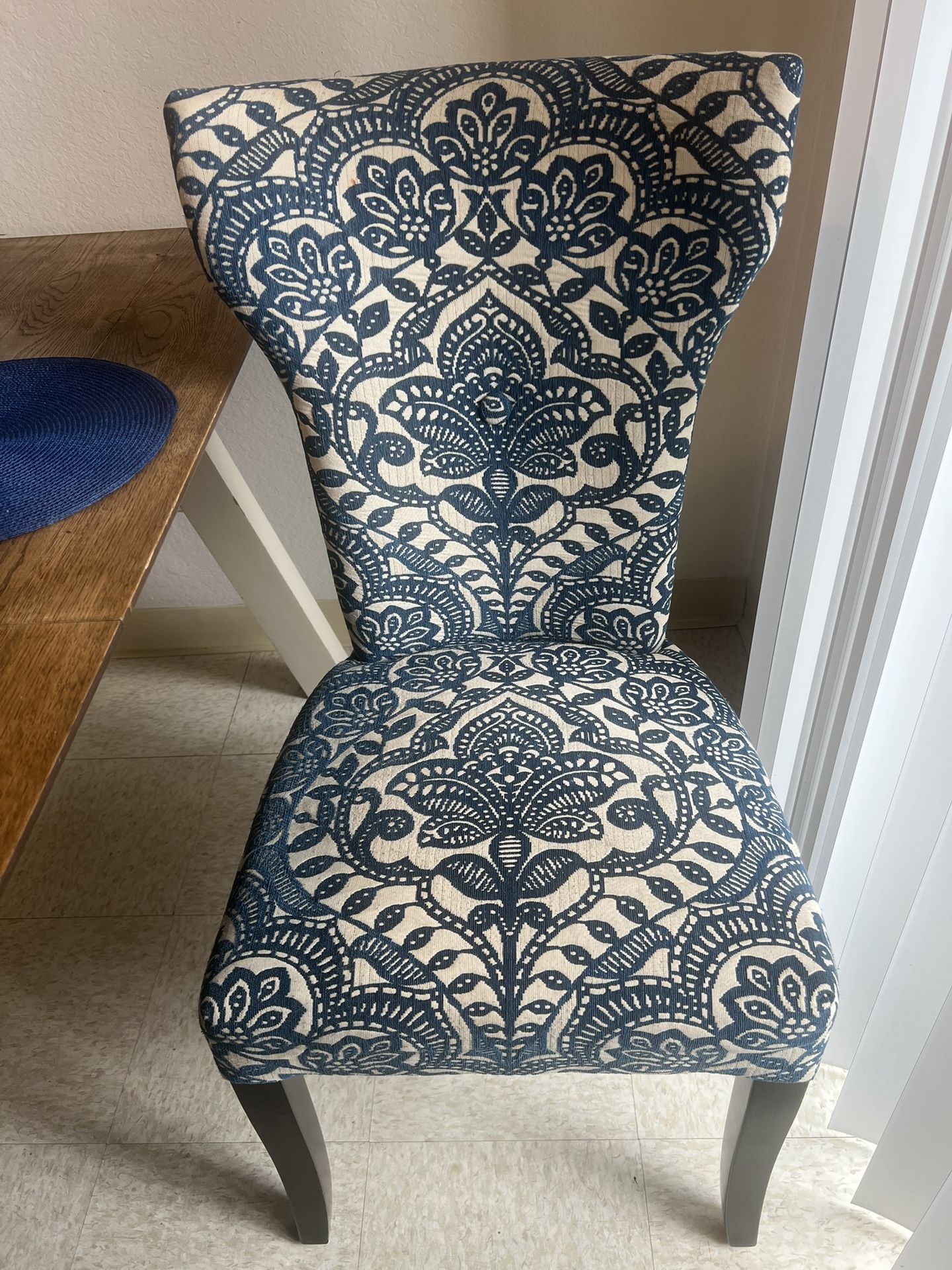 4 Chairs