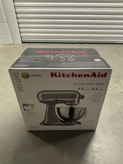 KitchenAid Deluxe Series 4.5 Quart Tilt-Head Stand Mixer with Stainless Bowl, Contour Silver, KSM97CU