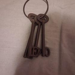 Antique Metal Keys 