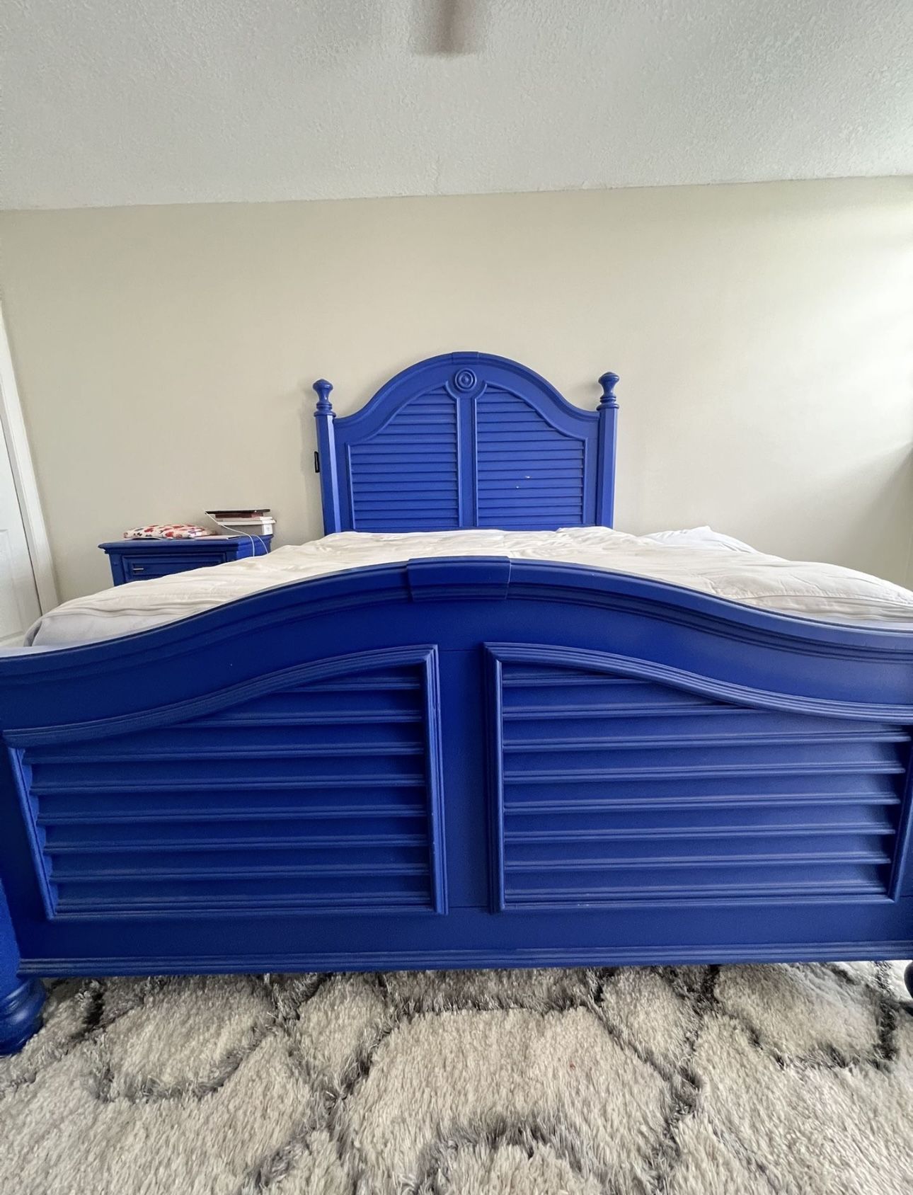 Pottery Barn Full Bed frame, Dresser and Nightstand (3 PIECES)