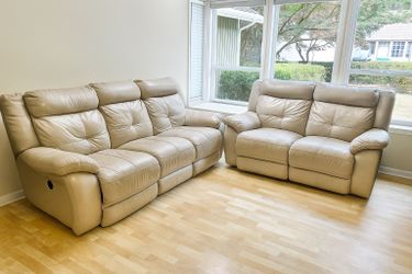 Electric leather recliner couch 