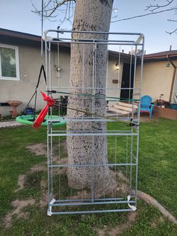 Folding twin mattress frame