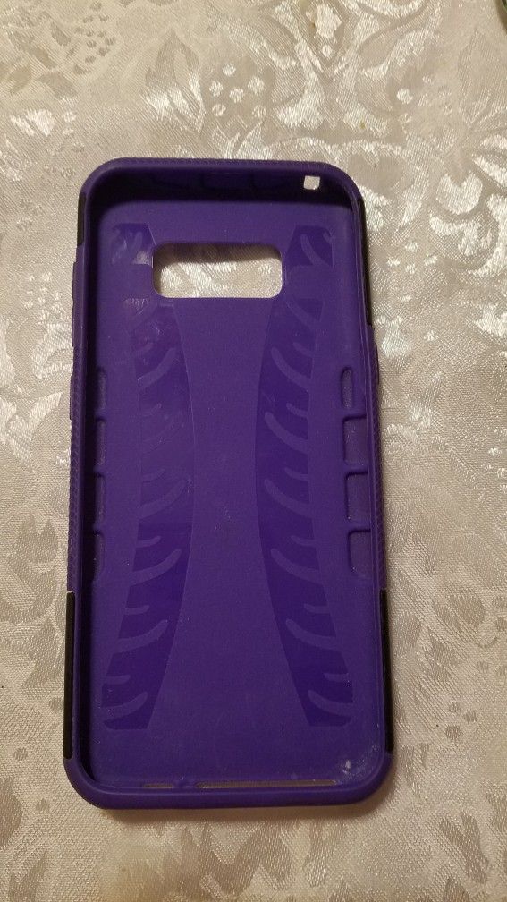 Samsung Galaxy S8 phone case
Color is black/purple
Please go to my page and see other items that I have listed thank you for your interest
#samsung