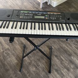 Yamaha Motor Company I Hv Piano Keyboard With Stand