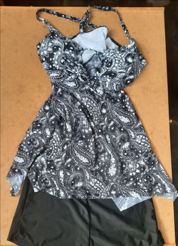 New Hanna Nikole Black & White Paisley Swim Dress w/Black shorts - Size 18W