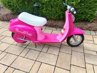Razor Pocket Mod Sweet Pea Electric Scooter ride on Vespa pink