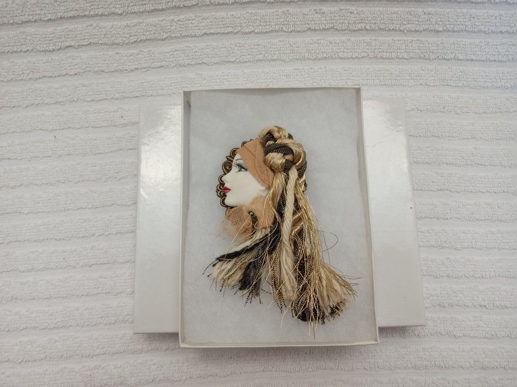 PORCELAIN BISQUE BROOCH Art Deco Lady Face Profile Pin - Vintage - Looks Like New!