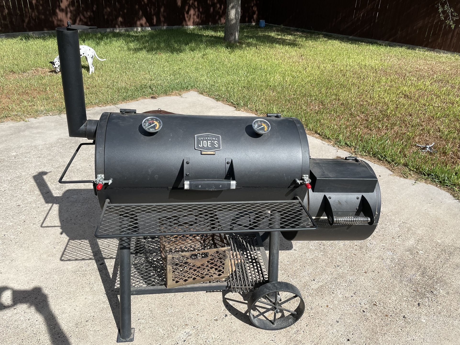 Oklahoma Joe Hondo Offset Smoker