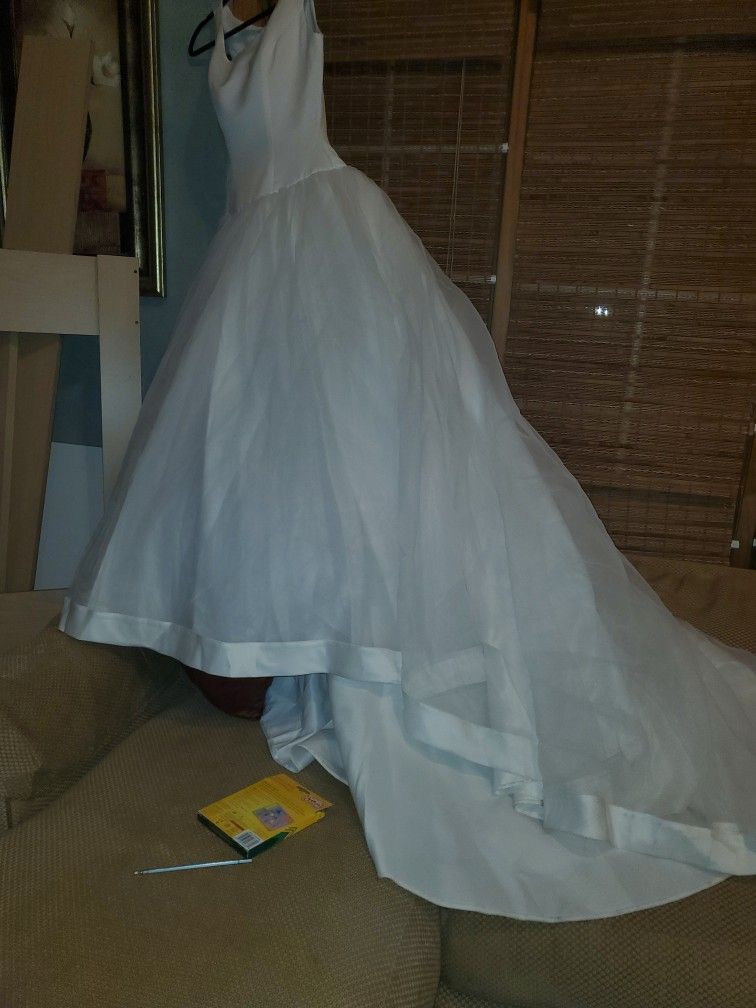 Wedding Dress Size. 4/6