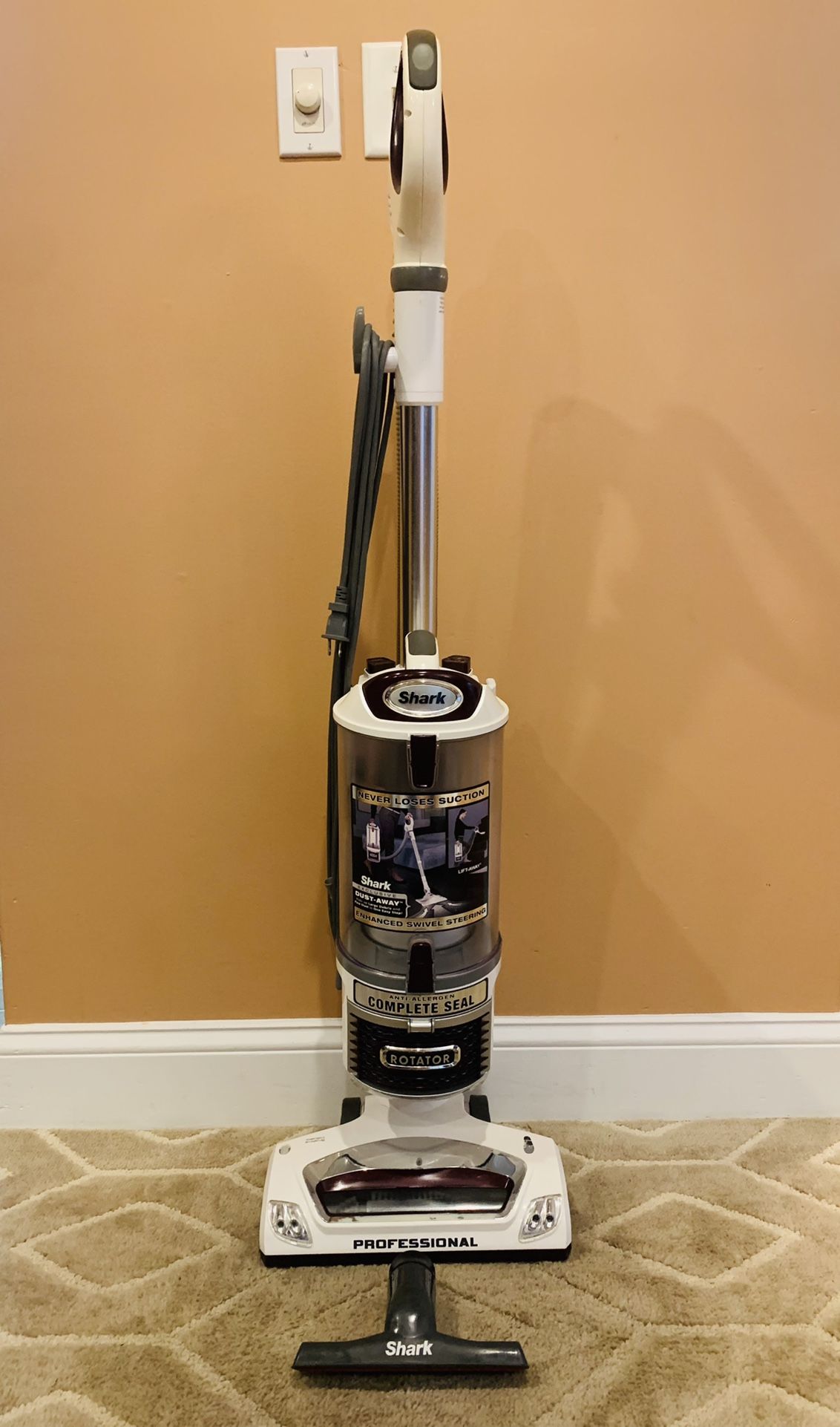 Shark Rotator lift away vacuum cleaner