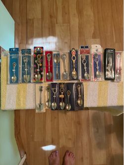 17 Vintage Collectible Souvenir Spoons - Florida, Hawaii, Sea World & More