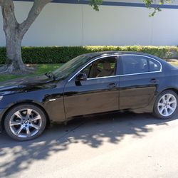 2004 BMW 530i 