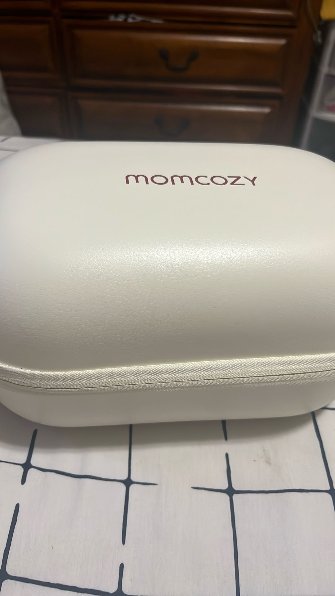 Momcozy