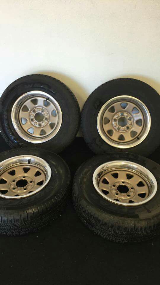 CHEVROLET ASTRO RIMS AND TIRES 215-75-15 for Sale in Olympia, WA - OfferUp