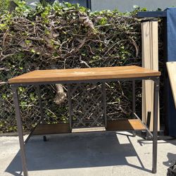 Free Wine Table