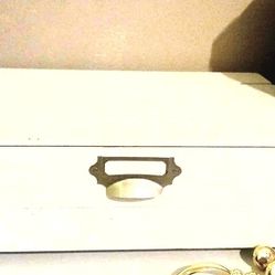 White Barnhouse Style Single Storage Box