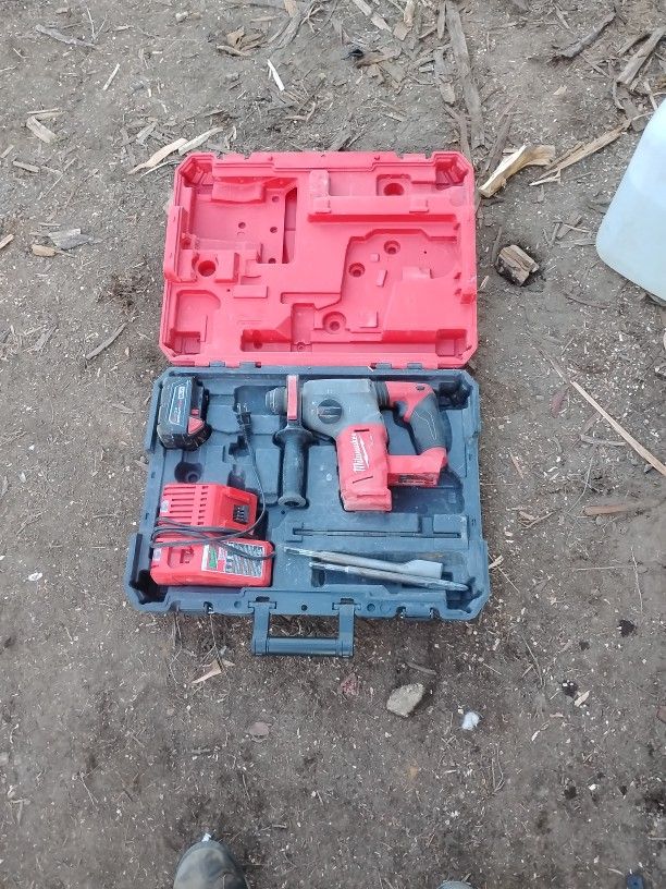 Milwaukee SDS Rotary Hammer 