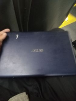 ASUS X205T