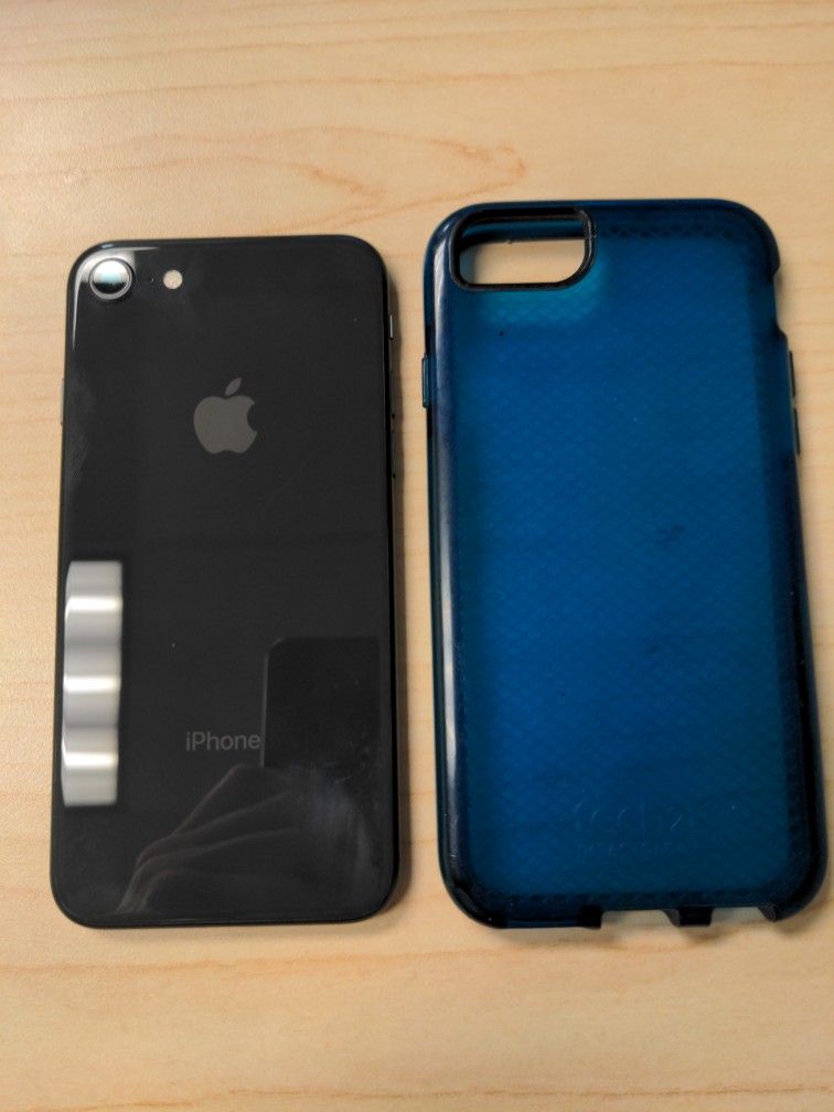 iPhone 8 64 GB Black Unlocked Clean IMEI