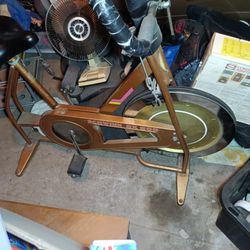 Schwinn Dx-900 Exercise Bike