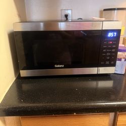 Microwave / Air Fryer 