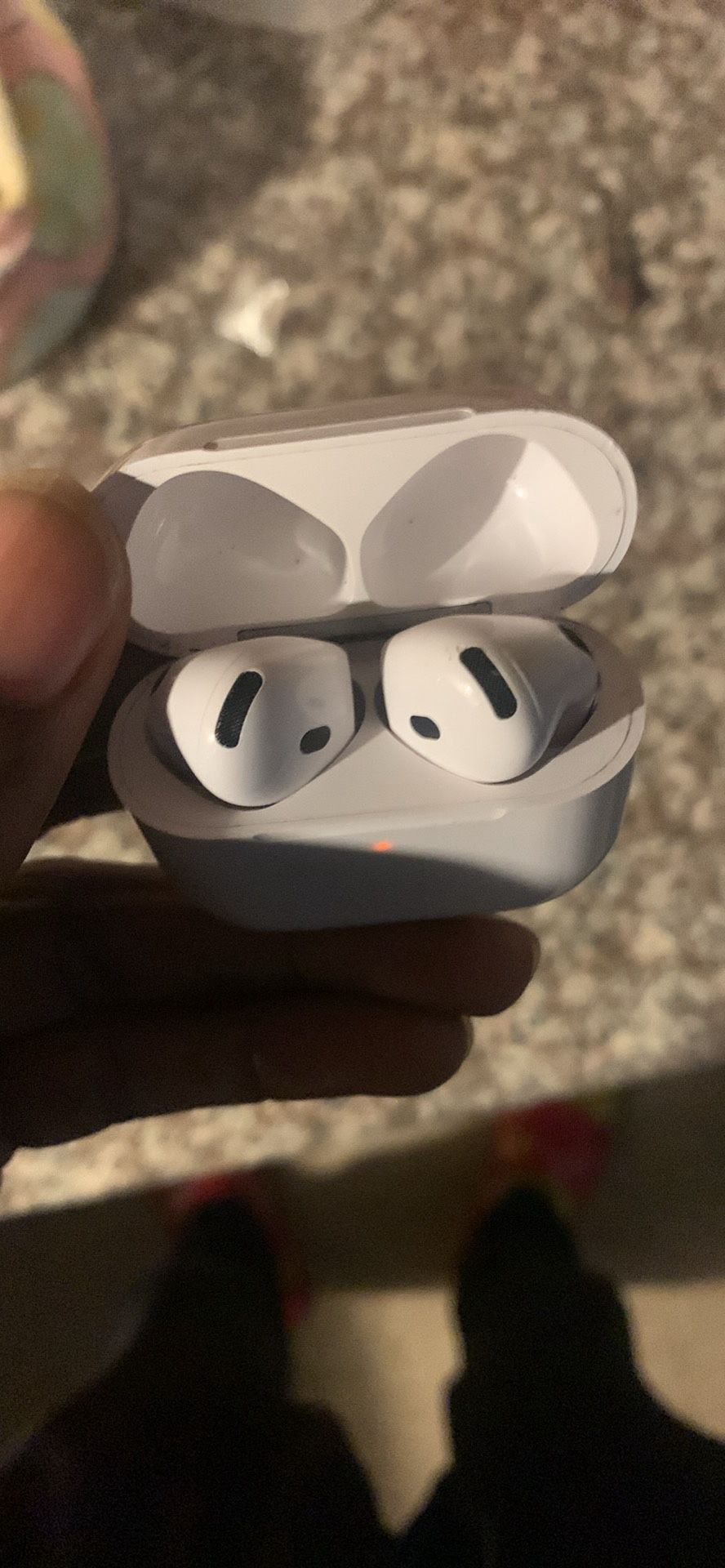 AirPods4