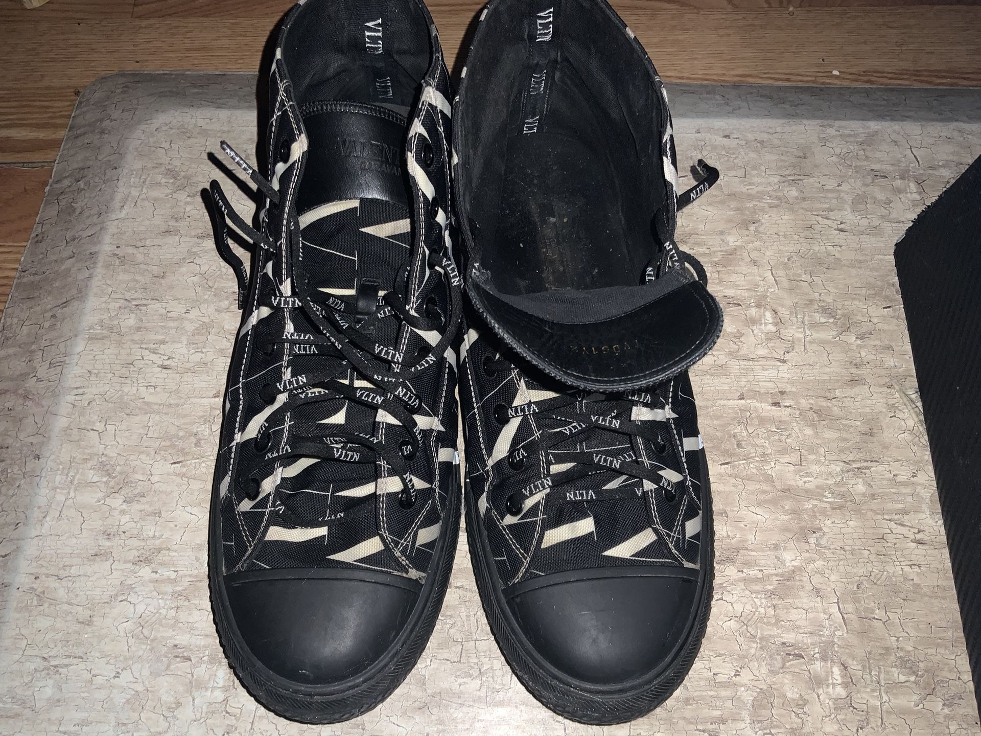 Valentino Garavani Black And White Vltn Logo High Top Sneakers Size 10