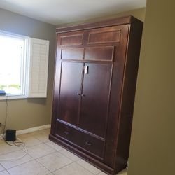 Murphy Bed. Wall Bed Queen