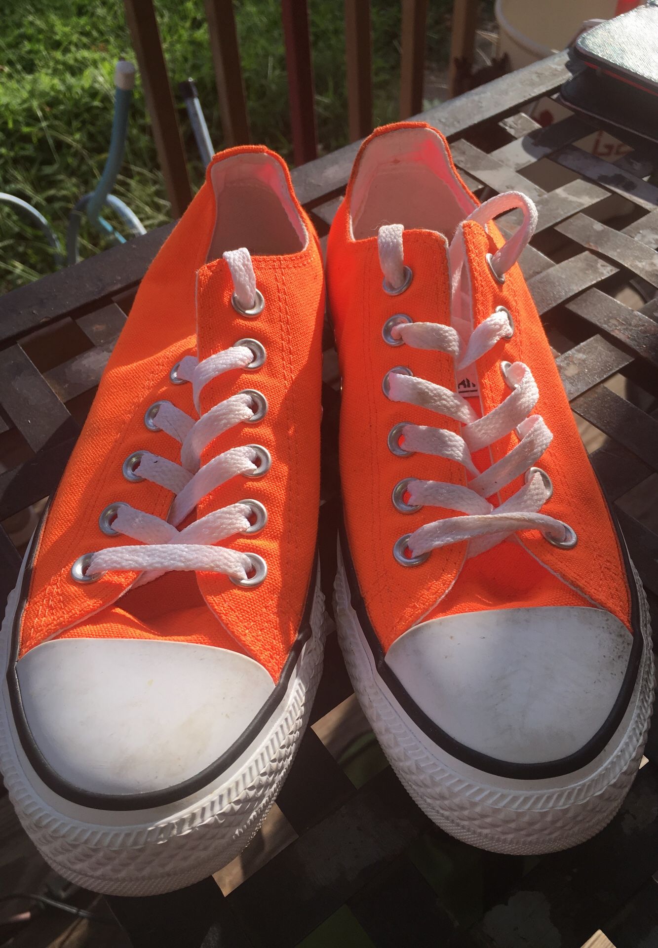 Like new fluorescent orange converse