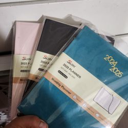 2025 Yearly Planner/calendar