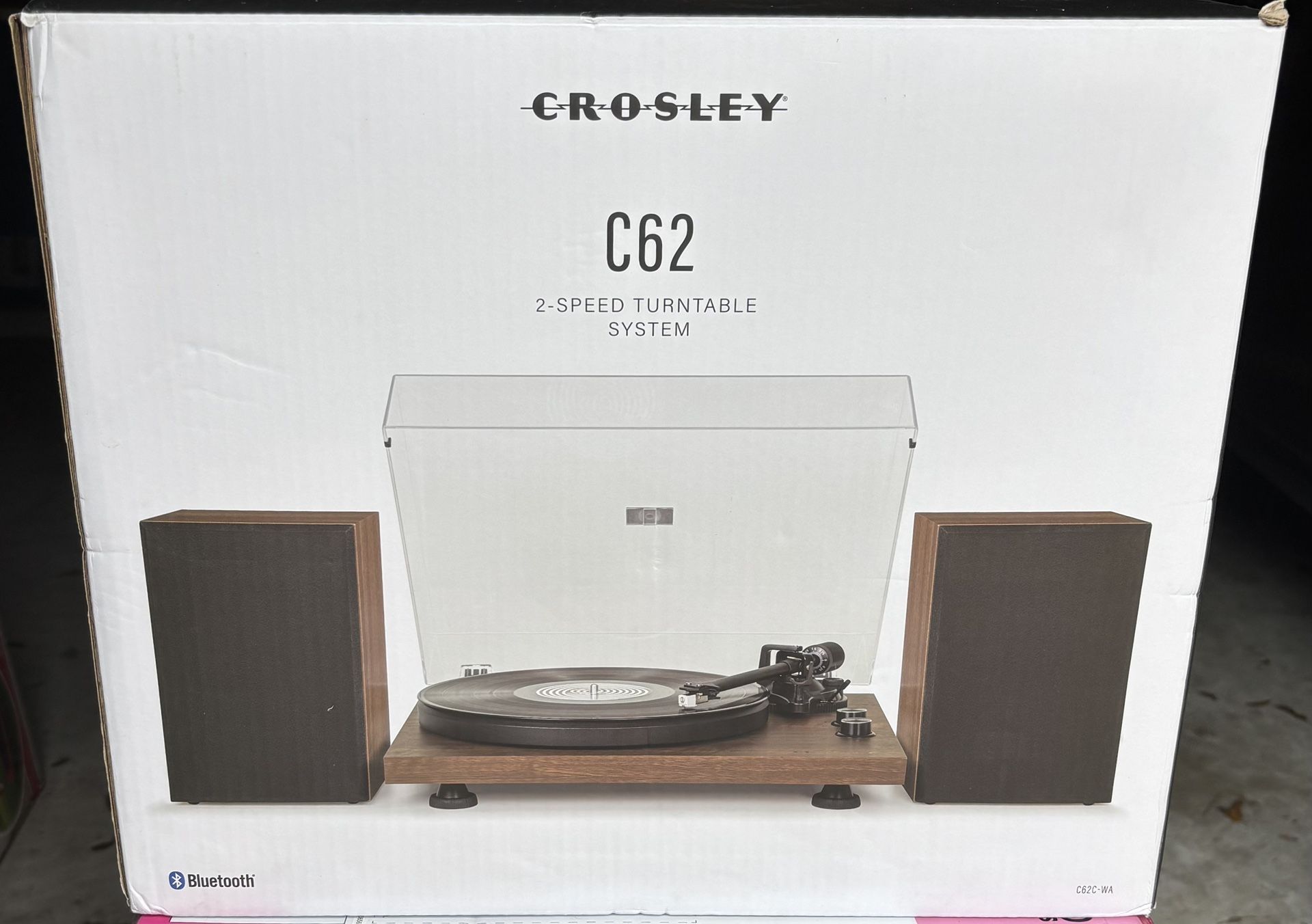 New Crosley C62 Turntable with Speakers.