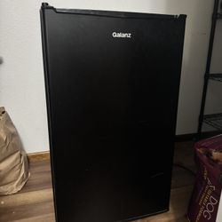 Galanz Black Mini Fridge 