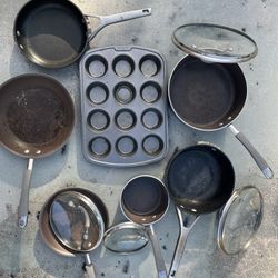 Assorted Pots And Pans The Entire Bundle Goes With each Other 