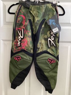 Race pants for girls green camo size 8 Waist  24