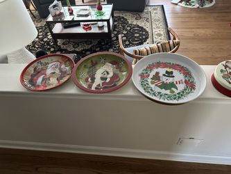 I Know It’s After Christmas, But Get These Holiday Tins!