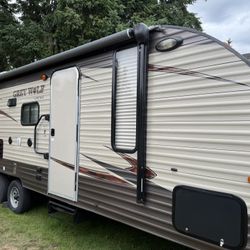 2016 Grey Wolf limited Bunkhouse Travel Trailer 29FT 