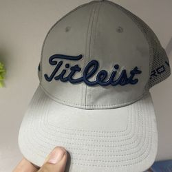 Titleist pro v1 golf hat 