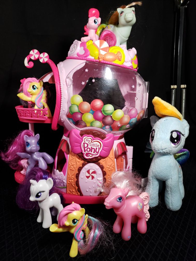 My little pony Bubble gum candy shop 13" & 7 ponies plus 1 plush 7"
