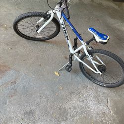 Trek Mountain bike 
